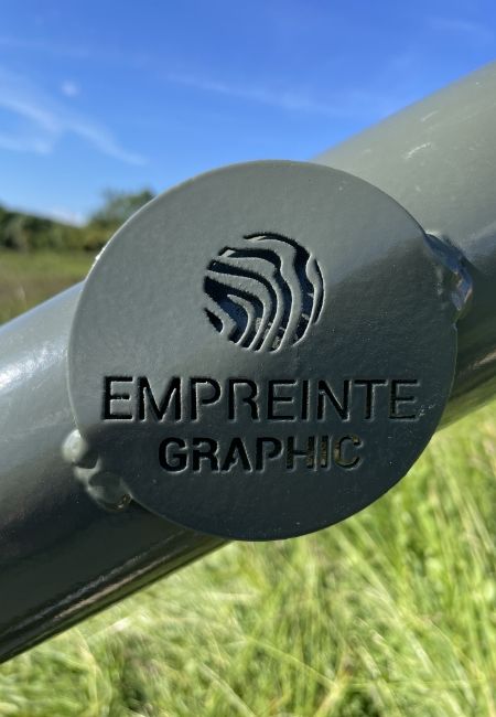 logo empreinte graphic sur la sculture